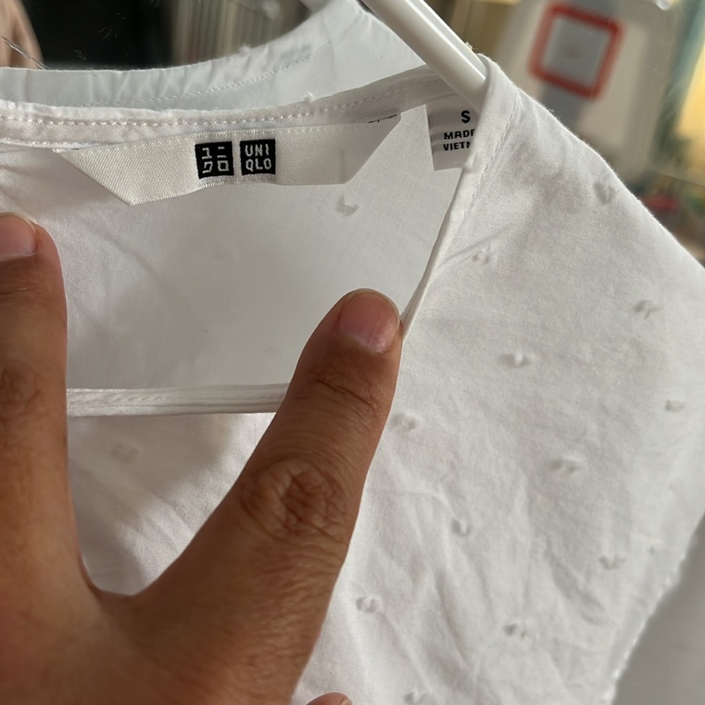 Uniqlo Short Sleeve Button Back top - Picture 3 of 7